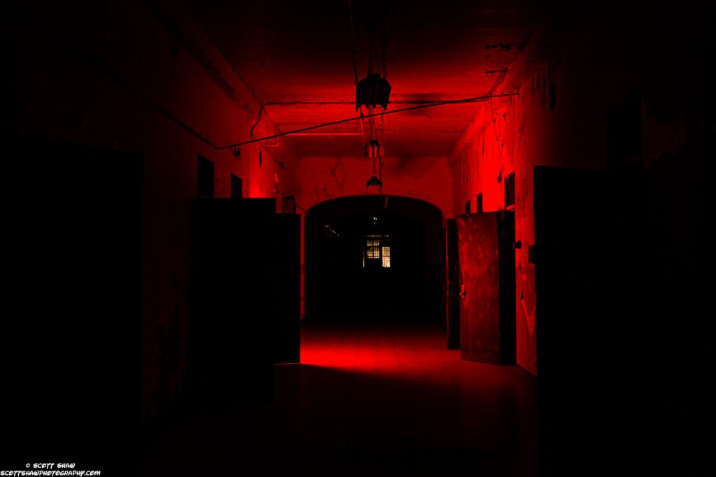 Red-Hall1