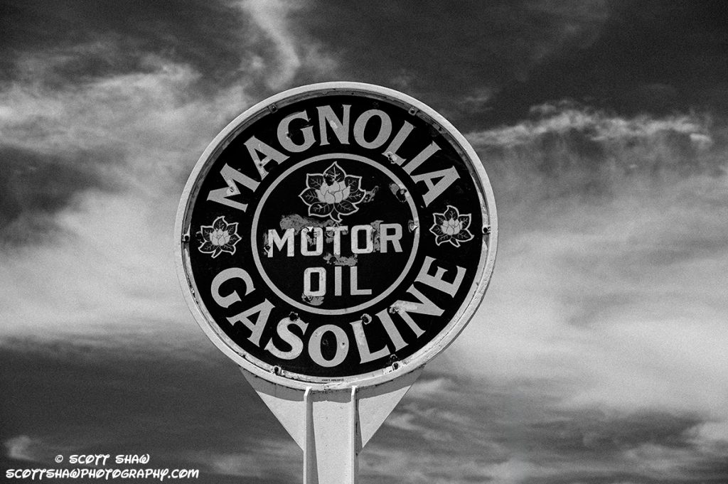 Magnolia-Gas-Sign