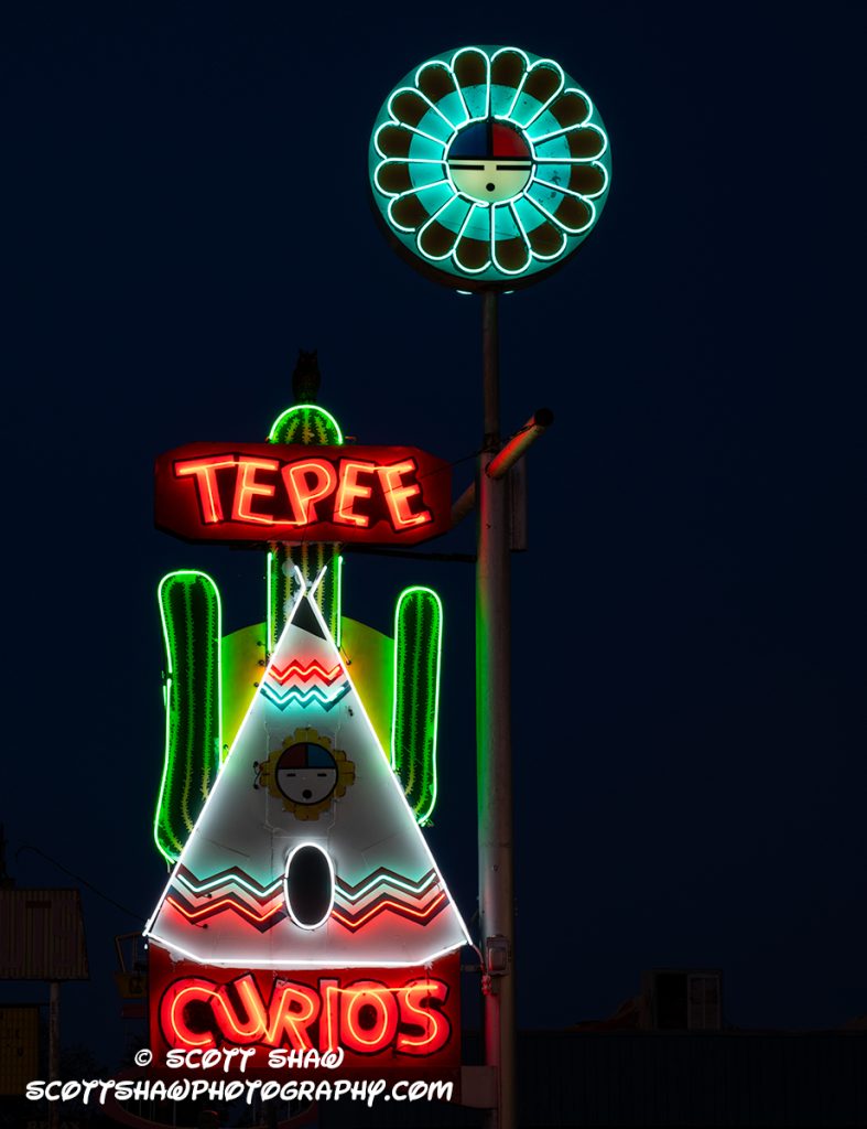 TeePee-Curios